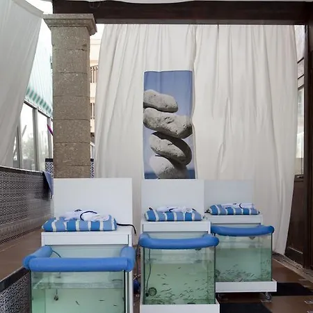 Blue Hotel *